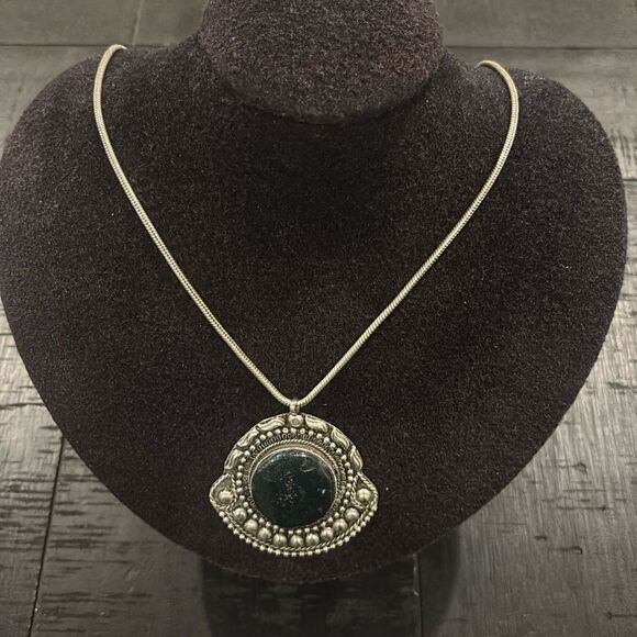 Southwestern Silver And Black Stone Western Boho Necklace - Picture 2 of 7